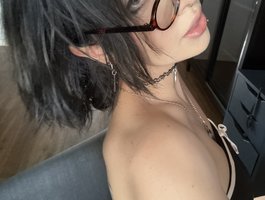 RezeBomb live stream preview